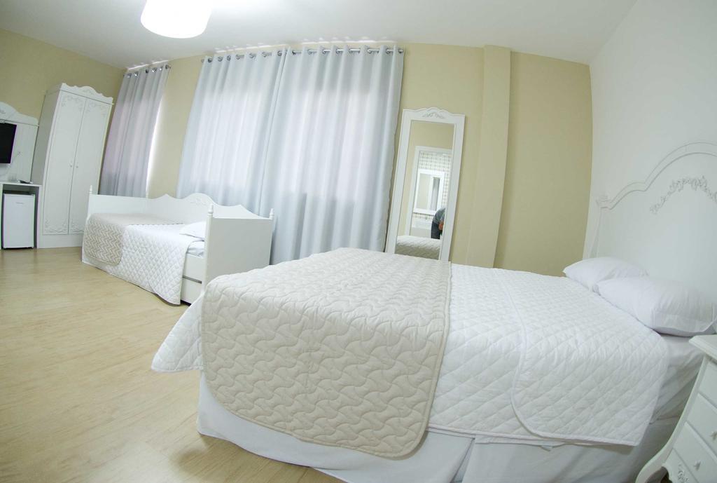 Hotel Oma Zita Forquilhinha Exteriör bild